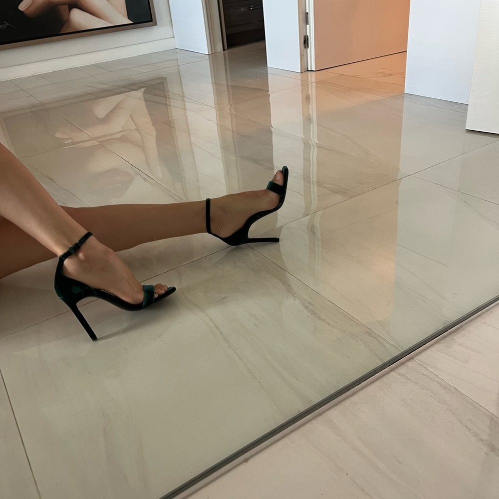 Authentic Saint Laurent heels - Picture 2 of 16